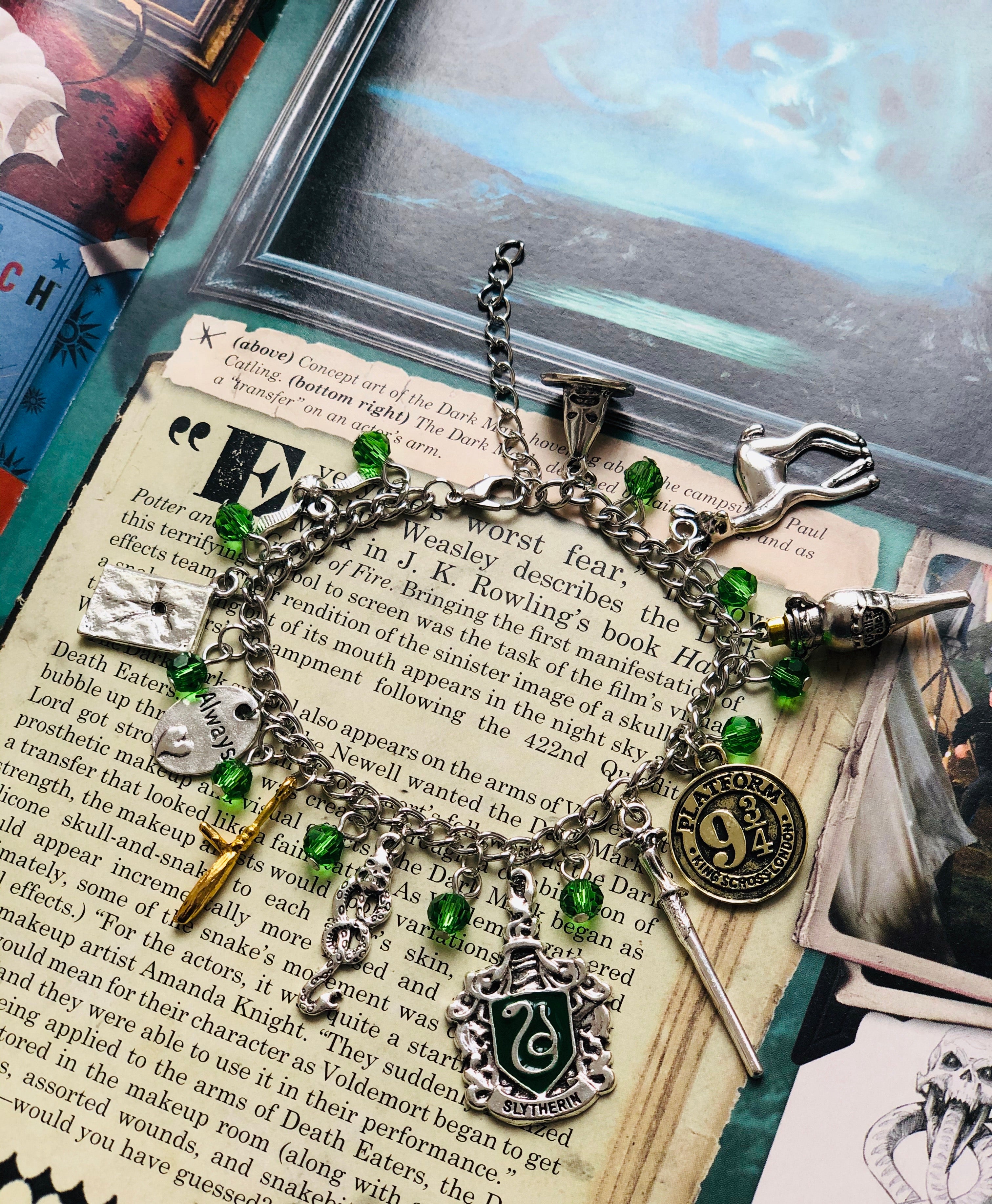 სლიზერინის სამაჯური ჩარმებით ჰარი პოტერის ნივთები საჩუქრები